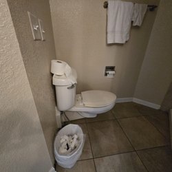 Ocean Creek Resort - This toilet is not for normal sized people!