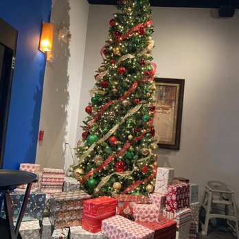 DoubleTree by Hilton - Christmas tree and do you restaurant - Hotels Near Me - Orlando, Florida