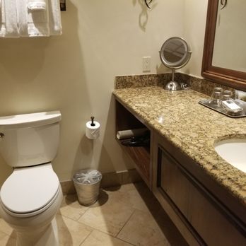 Tivoli Lodge - Bathroom - Hotels Near Me - Vail, Colorado Tivoli Lodge - Bathroom - Hotels Near Me - Vail, Colorado