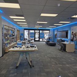 AT&T Store - Store is very clean and a nice change for the area.