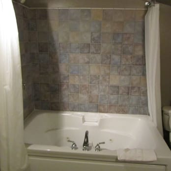 Cozy Hollow Lodge - bathtub - Vacation Rentals Near Me - Big Bear Lake, California Cozy Hollow Lodge - bathtub - Vacation Rentals Near Me - Big Bear Lake, California