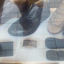Calzoleria Rolando  - saw these shoes last week in bellagio, italy but i do not know the name of the store ~ please advise ~ thanks!! Michael