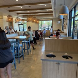 Luna Grill Moorpark - Interior