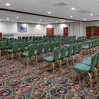 Hampton Inn Woodbridge - Meeting Room - Hotels Near Me - Woodbridge, New Jersey