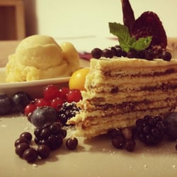 Honner - Buttercremtiramusu mit selbstgemachter Butter und Annanaseis.....ein Gedicht