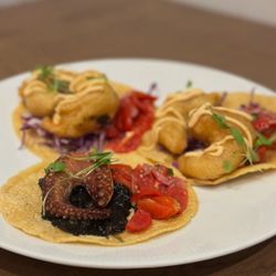 Dos Amantes - Baja shrimp tacos and octopus tacos