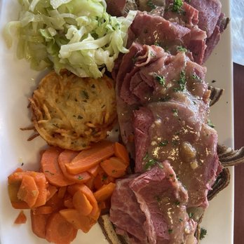 Nick’s On The Lake - Corn beef St Patrick meal - American Near Me - Lake Geneva, Wisconsin Nick’s On The Lake - Corn beef St Patrick meal - American Near Me - Lake Geneva, Wisconsin
