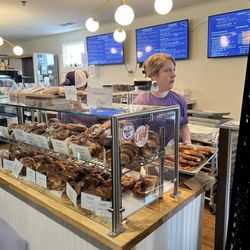The Croissanterie - Pastries, croissants, check out line