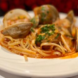 Cafe Rustica - Linguine and red clam sauce