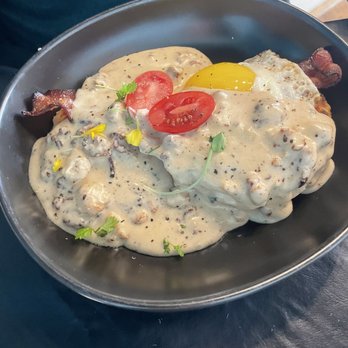 Winna’s Kitchen - Biscuits and gravy - Breakfast & Brunch Near Me - Myrtle Beach, South Carolina