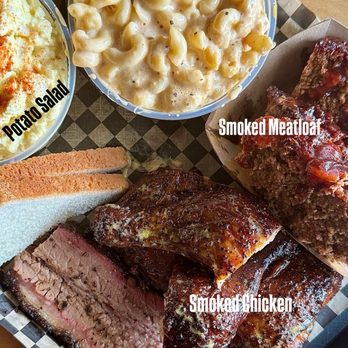 Yearby's BBQ & Waterice - Potato Salad, Mac n Cheese, Smoked Meatloaf, Smoked Chicken, and Brisket. Not a bad bite on the platter! - Barbeque Near Me - Pilot Point, Texas