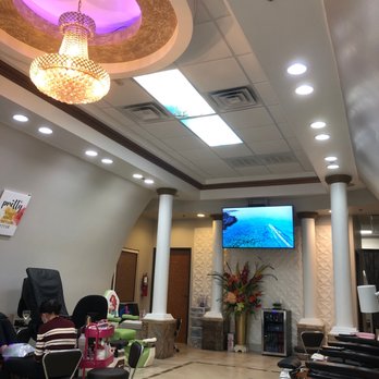 Studio Nails & Spa - Clean salon with peaceful music. Notice the child's chair, for a mini you wanting their nails done. - Nail Salons Near Me - Round Rock, Texas Studio Nails & Spa - Clean salon with peaceful music. Notice the child's chair, for a mini you wanting their nails done. - Nail Salons Near Me - Round Rock, Texas