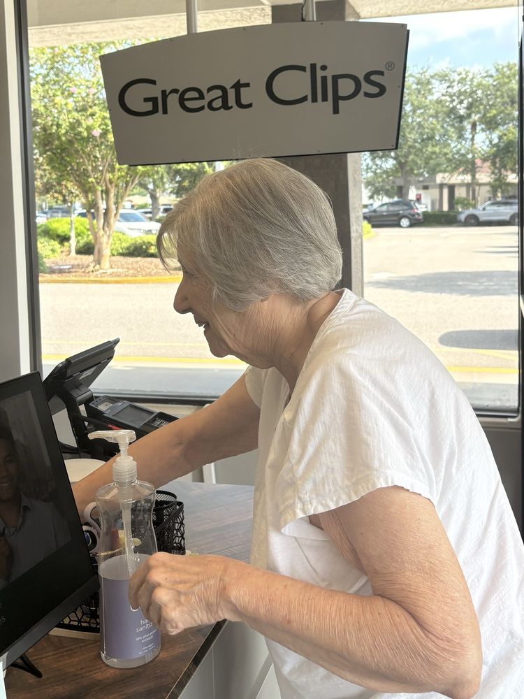 Great Clips Logo