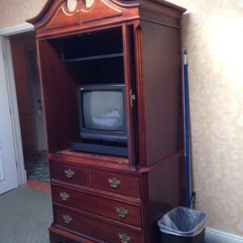 Prince Conti Hotel - Tiny old style TV - Hotels Near Me - New Orleans, Louisiana Prince Conti Hotel - Tiny old style TV - Hotels Near Me - New Orleans, Louisiana