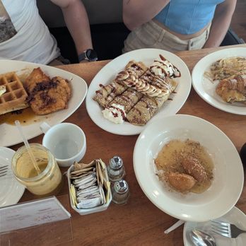 Meli Cafe - Crepes, chicken and waffles, croissant sandwich - New American Near Me - Chicago, Illinois