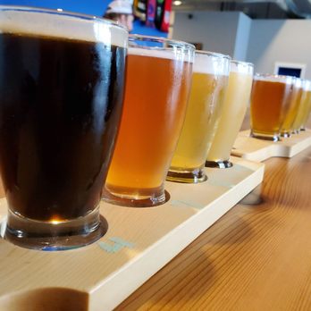 Moonshot Brewing - Getting a flight of beer because all of the choices looked too irresistible not to try. - Breweries Near Me - Kennewick, Washington