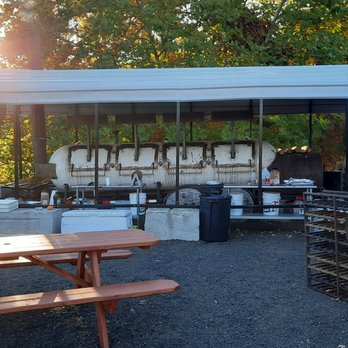 Hindsight BBQ - I need this in my backyard. - Barbeque Near Me - Waterbury, Connecticut