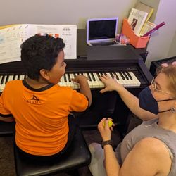 Pilsen Music - Our music lessons are designed to be fun!