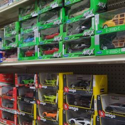 Hypnotized Hobbies - Tons of diecast cars