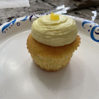 Smallcakes - Bakeries Near Me - Pensacola, Florida