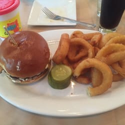 Cherry Creek Hideway - Bacon horseradish burger
