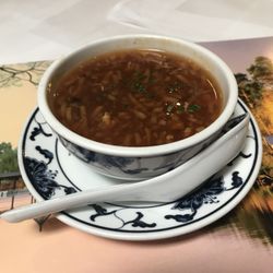 Wan Bao - Sauer-scharfe Gemüsesuppe mit Fleisch und Pilzen