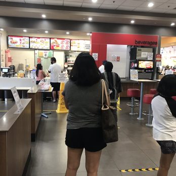 Jollibee - Social Distancing line inside - Chicken Shop Near Me - Rancho Cucamonga, California Jollibee - Social Distancing line inside - Chicken Shop Near Me - Rancho Cucamonga, California