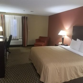 Quality Inn & Suites Pine Bluff - Comfortable queen size bed - Hotels Near Me - Pine Bluff, Arkansas Quality Inn & Suites Pine Bluff - Comfortable queen size bed - Hotels Near Me - Pine Bluff, Arkansas