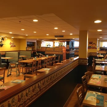 Cora - the interior of a restaurant with tables and chairs - Breakfast & Brunch Near Me - Montreal, Quebec