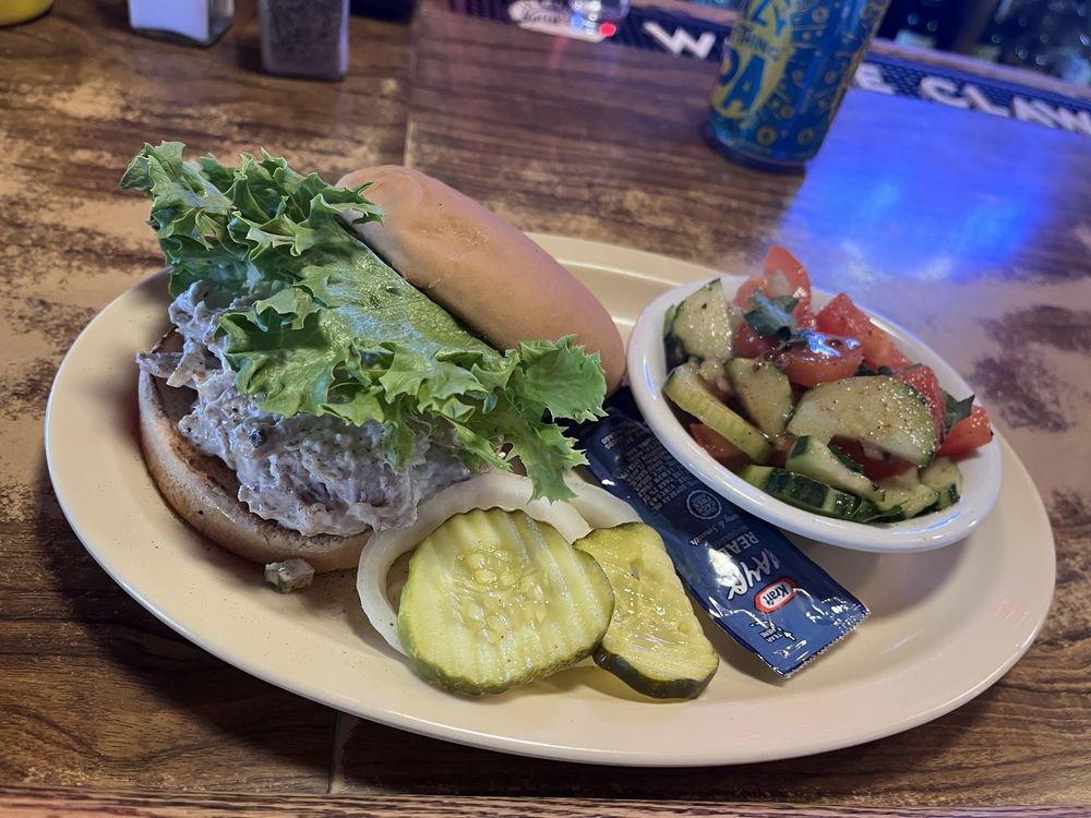 Sundowner Bar & Grill