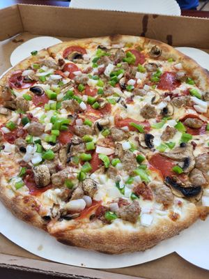 Jonuzi's Pizza by null
