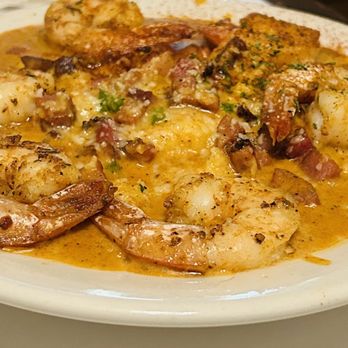 Walnut Hills - Shrimp and grits! Yummy! - Southern Near Me - Vicksburg, Mississippi Walnut Hills - Shrimp and grits! Yummy! - Southern Near Me - Vicksburg, Mississippi
