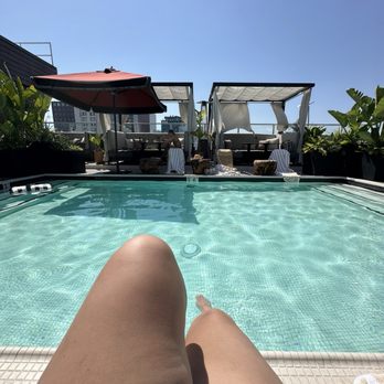 Videre - Pool side - Bars Near Me - Los Angeles, California