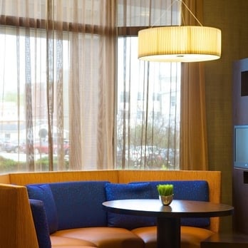 Courtyard by Marriott Bloomington - Media Pod - Hotels Near Me - Bloomington, Indiana