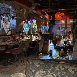 Shanghai’d - Animated walls and nice ambiance.
