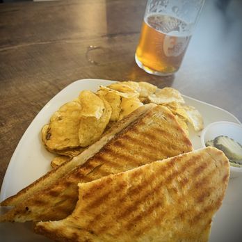 3 North Lexington - Grilled cheese - Breweries Near Me - Lexington, Michigan