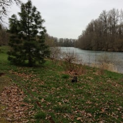 Group picnic area to the river