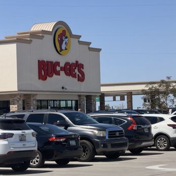 Buc-ee’s - Outside - Gas Stations Near Me - Goodyear, Arizona