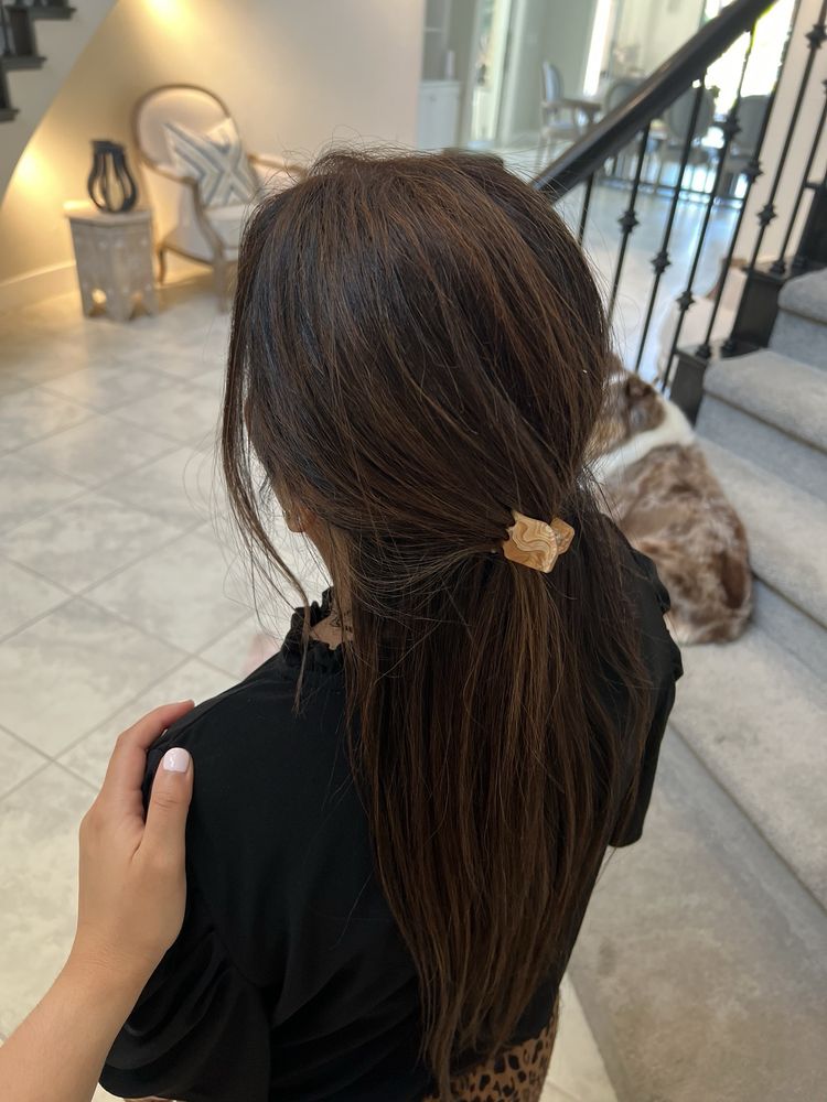 The Grove Salon Co Logo