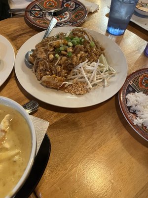 Ray's Rice & Noodle Bar by null