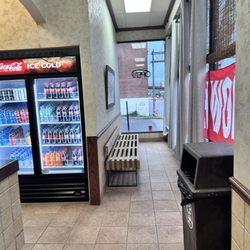 Picasso Pizza & Pasta - Waiting area