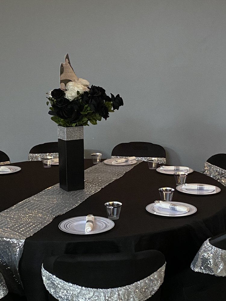 THEE ATTRACTION Updated October 2024 11 Photos 112 E Ridge Rd