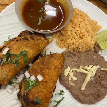 Tepalcates - Birria - Tacos Near Me - Chicago, Illinois Tepalcates - Birria - Tacos Near Me - Chicago, Illinois