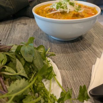 Oasis Vietnamese Cuisine - Chicken noodle curry - Vietnamese Near Me - Pacifica, California