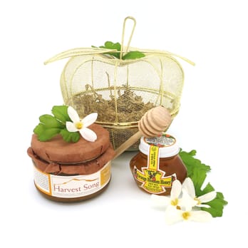 Yachad Gifts - Apple Shaped Basket with Natural Sweets - Gift Shops Near Me - Brooklyn, New York Yachad Gifts - Apple Shaped Basket with Natural Sweets - Gift Shops Near Me - Brooklyn, New York