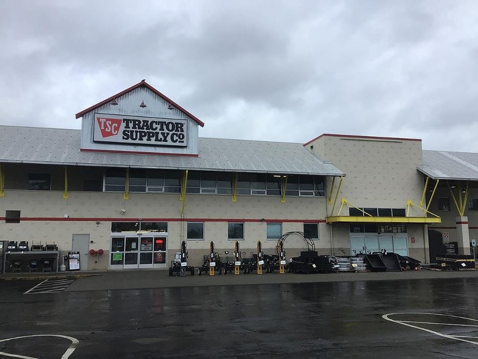 TRACTOR SUPPLY 16 Photos 1898 Front St, Lynden, Washington Pet