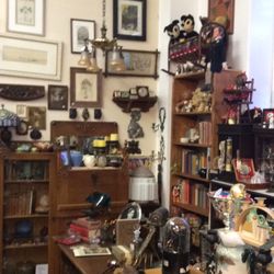 Just U Antiques - Lots of fun