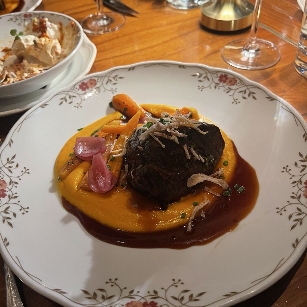 REIGN Restaurant - Braised short ribs - Cocktail Bars Near Me - Toronto, Ontario REIGN Restaurant - Braised short ribs - Cocktail Bars Near Me - Toronto, Ontario
