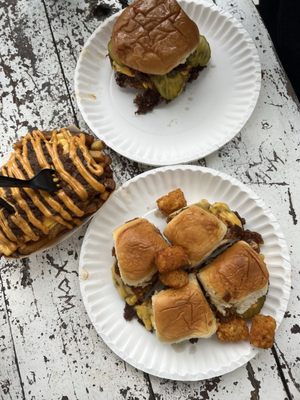GUSTOS burger bar + more by null