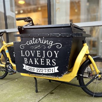 Lovejoy Bakers - Cute bike outside of the shop - Bakeries Near Me - Portland, Oregon